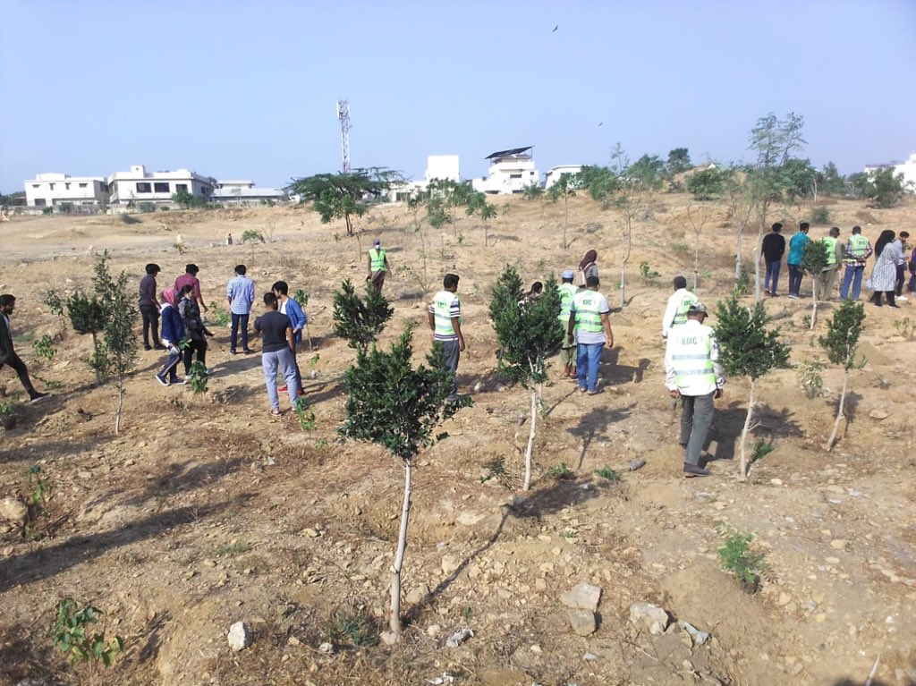 murtazawahab1's tweet photo. University students today visited the area of Kidney Hill &amp; carried out plantation along with Parks Dept of KMC. https://t.co/NbTazvTBs7