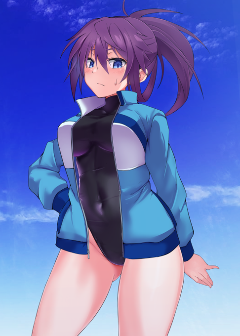 袖とか丈とかのバリエーション考えてたら色んなタイプの黒インナーイムラさんが生まれた 