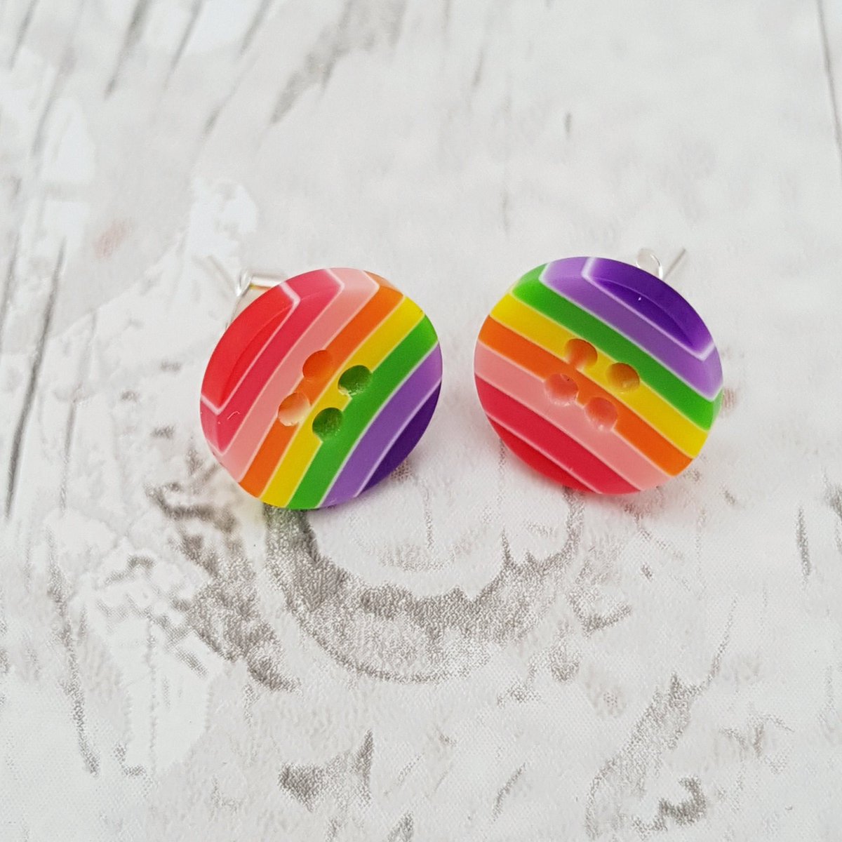 martisanne's tweet photo. Rainbow button earrings, pride earrings stud, colourful stud earrings, LGBTQ jewelery, Tiny stud earrings, small earrings, gift for her, E1 https://t.co/8pCKlehO5t #EtsyTeamUnity #TMTinsta #TinyStudEarrings https://t.co/OUf9nWMYVE