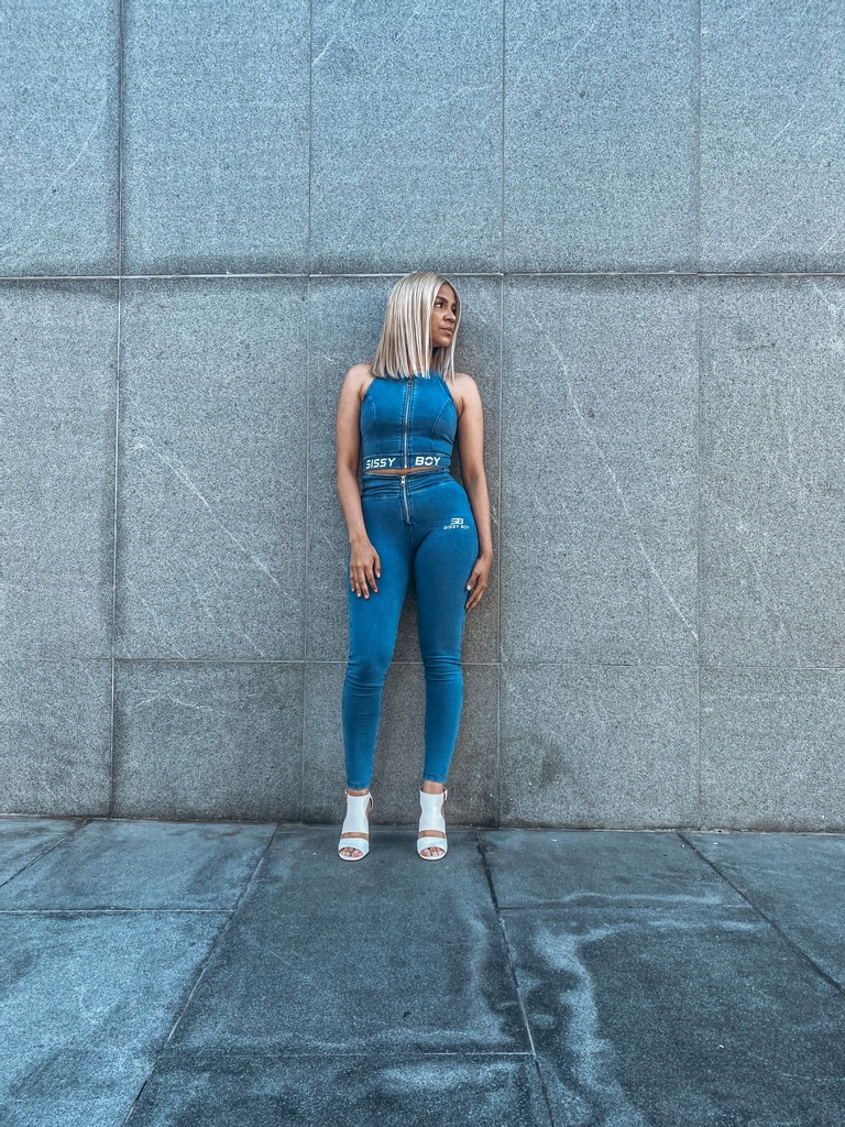 Sissyboyjeans's tweet photo. YAAAAS! ๐ฅ Our girl @rusultaan_ flexin her #SBStyle fit! ๐ https://t.co/SVZZap4DIJ