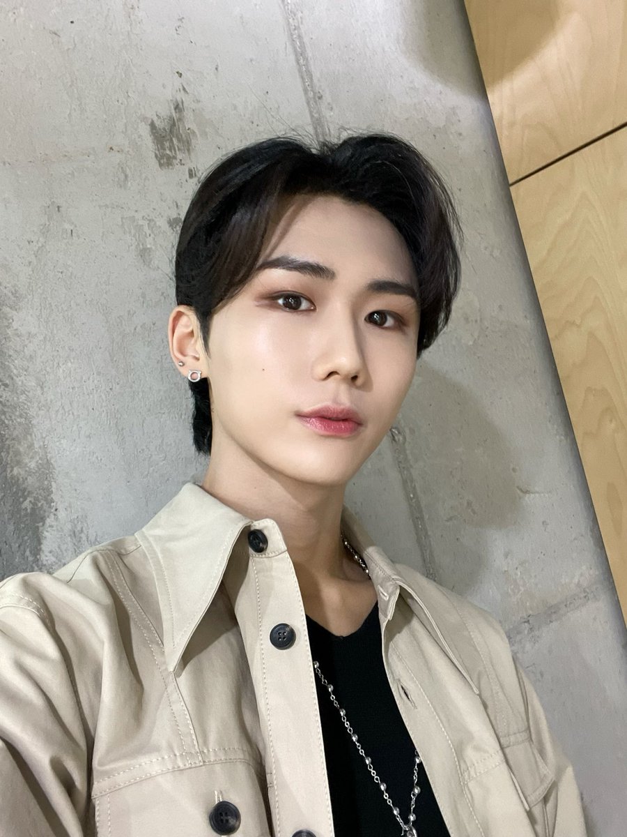 dkz_dy's tweet photo. #JONGHYEONG
즐거운 공연이었다 🤓❤️💙 https://t.co/kBu6mHh4Kw