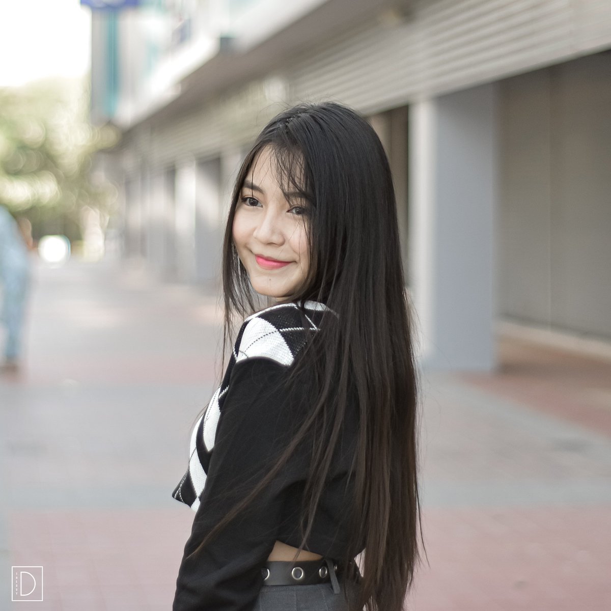 sthuhtet5's tweet photo. In frame - baoxuan_xuan

#portraitphotography #lightroom #ootd #ootdmyanmar #cute #Myanmar #Burma #asian #asiangirls #siimaginations #myanmargirls #mandalay #visual #portrait #naturallight #theguyĐ #burmesecreative https://t.co/jMPYQk3beK