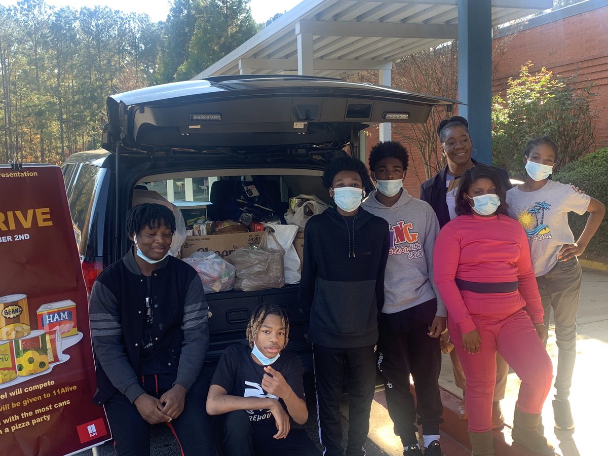 CCMPrincipal's tweet image. So proud of our Warriors! The 11Alive Can-A-Thon was a success! I just dropped one of several truck loads of cans! #warriorCommunityService #WarriorPTSA @11AliveNews @CampCreekMiddle @leahmackeypink