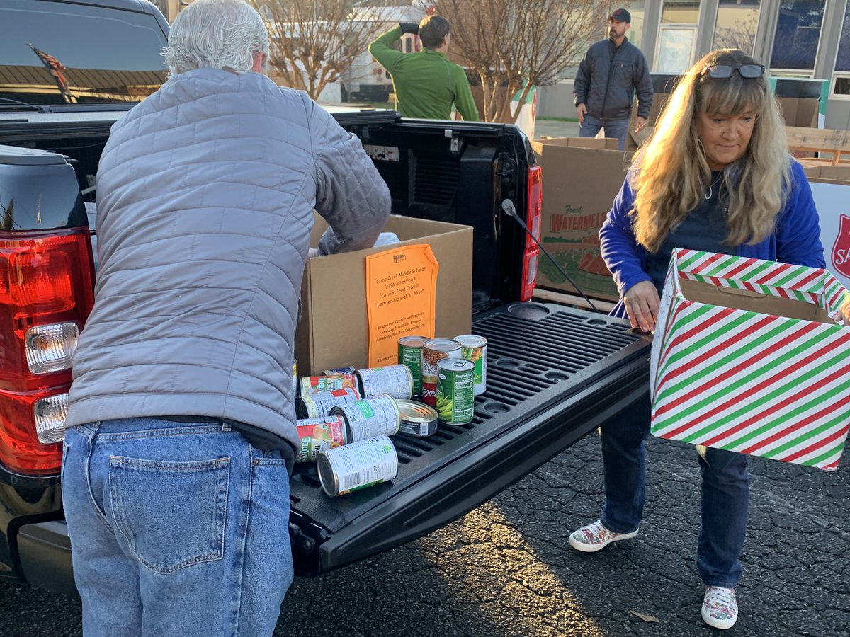 CCMPrincipal's tweet image. So proud of our Warriors! The 11Alive Can-A-Thon was a success! I just dropped one of several truck loads of cans! #warriorCommunityService #WarriorPTSA @11AliveNews @CampCreekMiddle @leahmackeypink