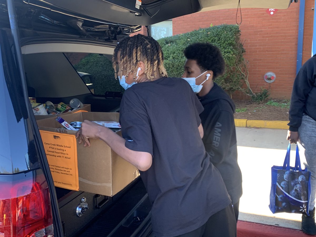 CCMPrincipal's tweet image. So proud of our Warriors! The 11Alive Can-A-Thon was a success! I just dropped one of several truck loads of cans! #warriorCommunityService #WarriorPTSA @11AliveNews @CampCreekMiddle @leahmackeypink