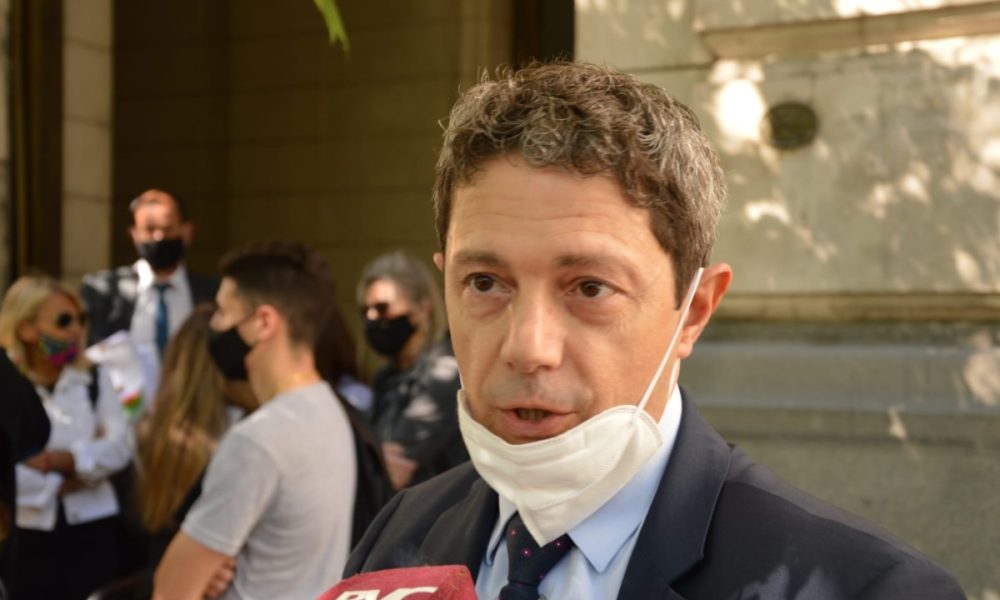 labrujula24's tweet photo. Suspenden el juicio a cinco transportistas: fiscal Del Cero sufrió un pico de estrés https://t.co/UiWPJo79MJ #mauriciodelcero #sindicatodefleteros #tribunaloralcriminalnº3 https://t.co/fJGnw7d8Uk