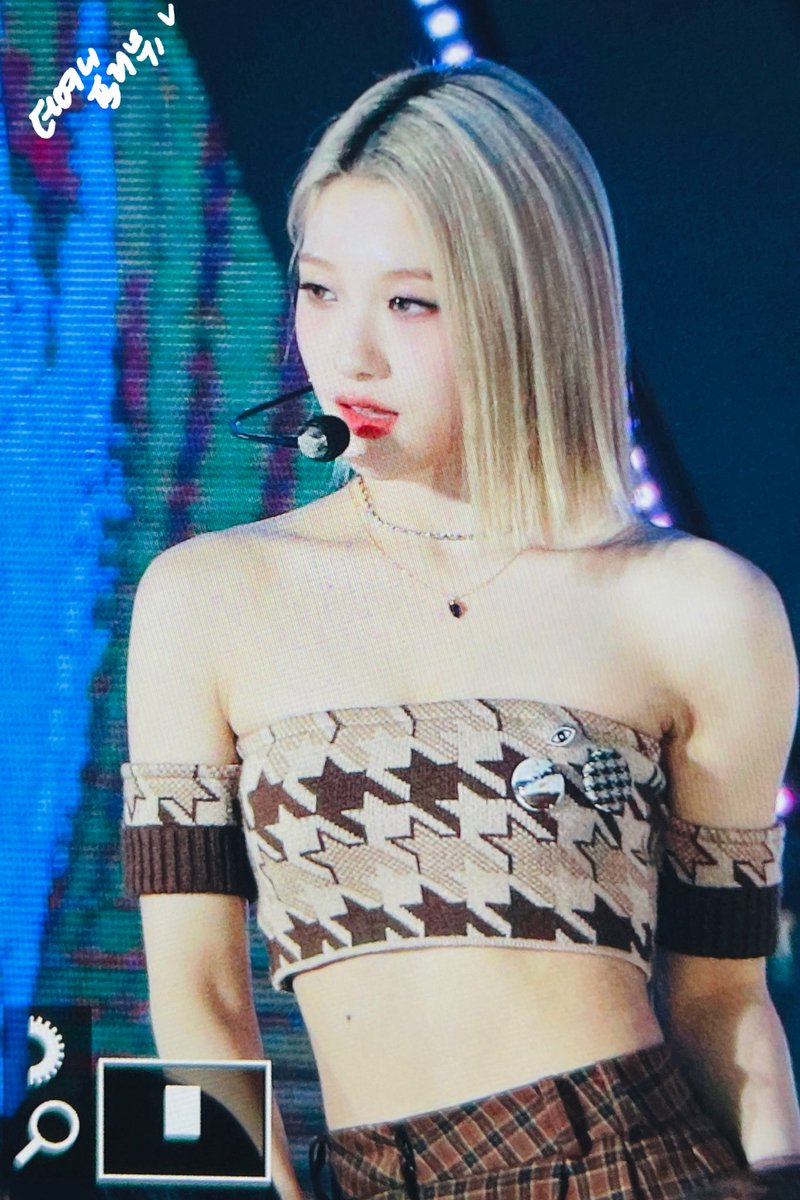 stm_0122's tweet photo. 211203 프리뷰

#fromis_9 #프로미스나인 #이서연 https://t.co/OhyN4aocxe