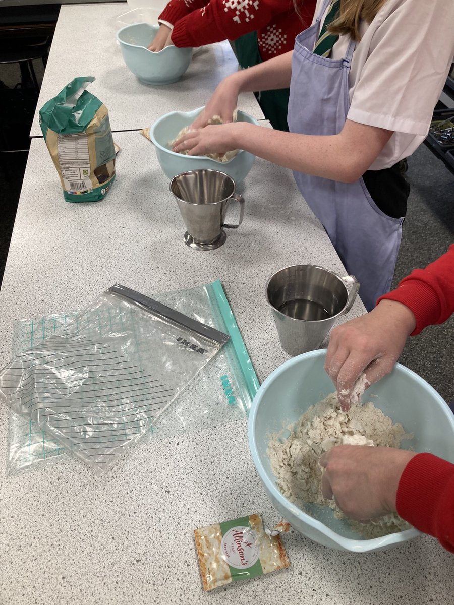 EHSDesignTech's tweet image. Wonderful work from our Y7s making and baking plaited breads. Fantastic skills development. No need to buy a loaf this week parents #skills #bread #foodandnutrition