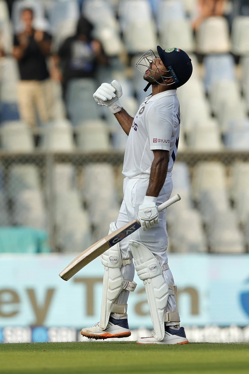 BCCI's tweet image. ᴍᴏᴍᴇɴᴛ ᴏꜰ ᴛʜᴇ ᴅᴀʏ! 👏 👏

How special was that batting display from Mayank Agarwal on Day 1 at Wankhede! 👍 👍

#TeamIndia #INDvNZ @Paytm