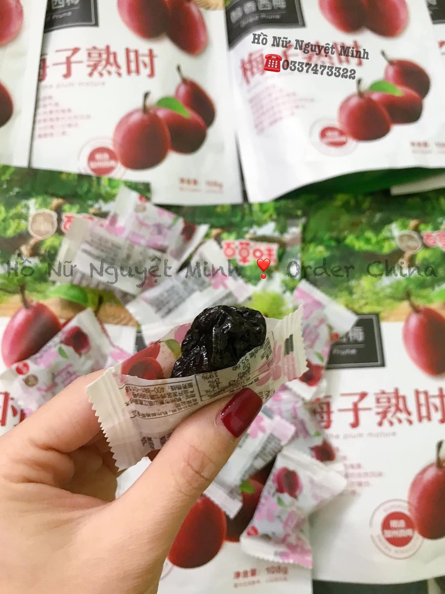 HppAirdrop's tweet photo. áo đỏ deo khô 🥲 năm ngoái mình em ăn bết gần 2 chục gói này 🤦🏻‍♀️ nói thật là nó rất ngon. 
Mãi iu 1 loại duy nhất. 
Đây là mẫu túi năm ngoái rồi, năm nay chưa thấy bán 🥲 mong là shop sẽ bán lại vì mình chưa tìm đc nhà nào ngon hơn https://t.co/eyJuIsFYqy