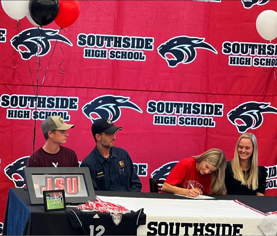 panthersofsshs's tweet photo. 🐾 ⚽️ Congratulations Alana!!!! ⚽️🐾 Alana Morton SIGNED her National Letter of Intent to Jacksonville State University⚽
We are so proud of you Alana!!! #GoPanthers #SHSsoccer #collegiateathlete #gogamecocks https://t.co/w2PQHLvuZT