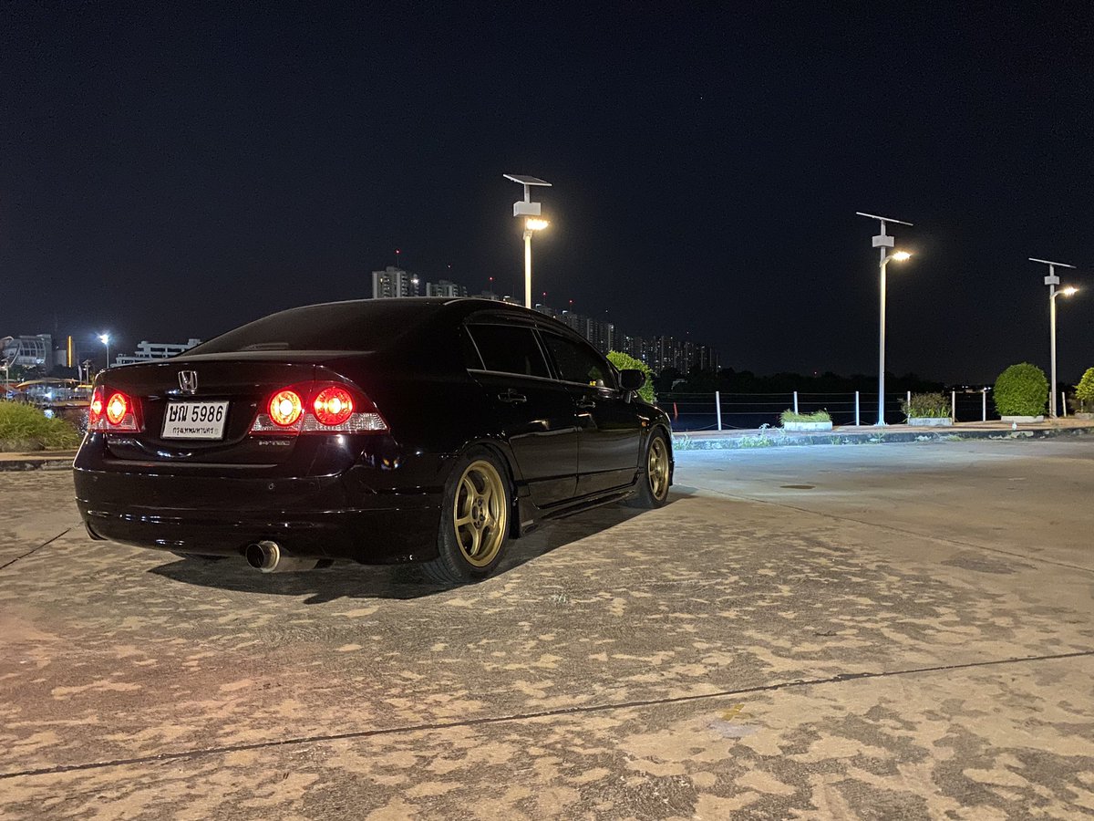 ekstandard's tweet photo. Kuroi Friday #Honda #Civic #fd1 #fd1r #fd2 #fd2r #civicfd #fdracing #mugensunday #typer #sundaydrive #drivetrue #gramlights57c #kuroi https://t.co/bYwbWkX3Ql
