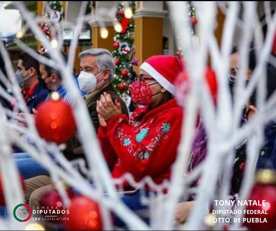 El día de antier compartí gratos momentos con la Alcaldesa de Xicotepec <a href="/LupitaVargasMx/">Lupita Vargas</a> quien me invitó al desfile  y encendido del árbol navideño en este pueblo mágico.
Estas actividades nos permiten estar cerca de la gente y en esta ocasión se respetaron las medidas sanitarias.