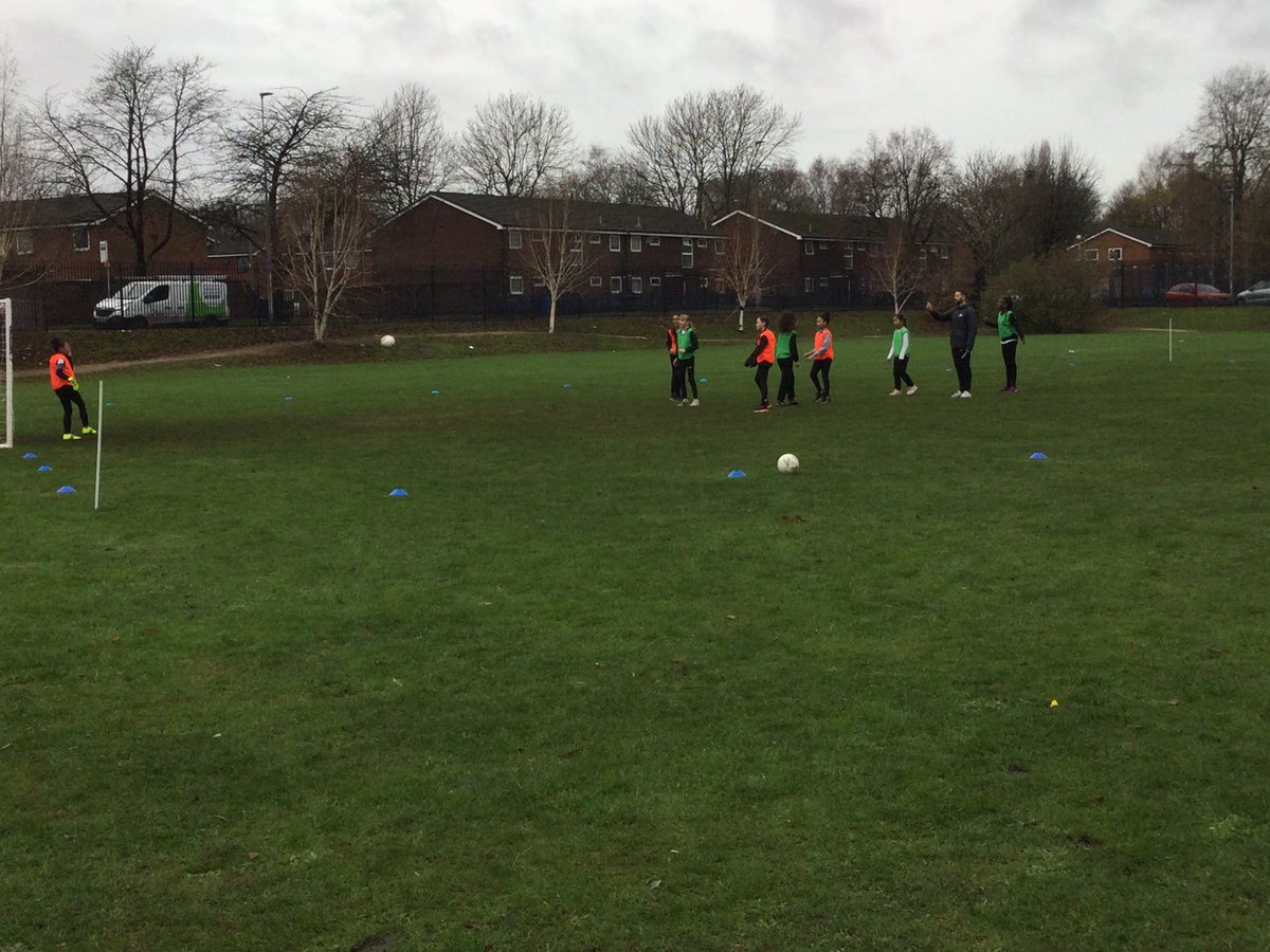 PERiverView1's tweet image. Our Year 6 football team were interviewed today by @BBCNewsround about the importance of girls/women’s football and how they feel about taking part in the sport.The development of the sport is absolutely amazing and the girls did our school really proud.Well done ⚽️⭐️ @Lionesses
