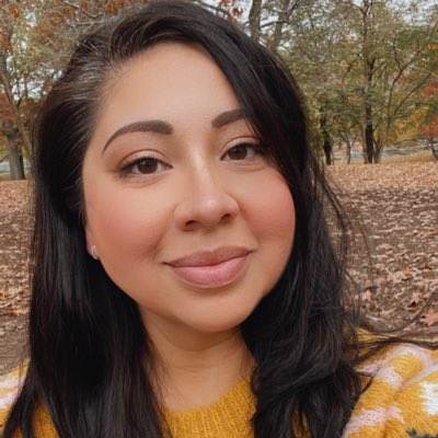 lillitharcana's tweet photo. My favorite selfie of all time because I was sitting in Central Park in NYC when I took it 🤠 #NewProfilePic https://t.co/kiBKbaTlB4