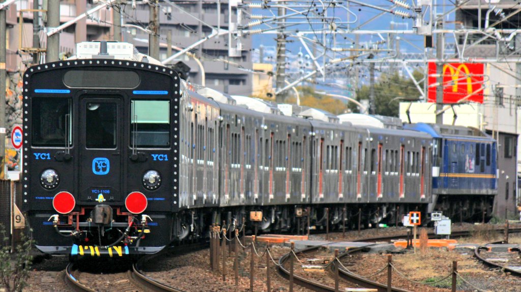 renofajr's tweet photo. 【JR九州 YC1系 甲種輸送】
8863レ
EF210-320［吹］+YC1系6B

📅2021.12.3(金)
📷️山陽本線　広島

#JR貨物 #JR九州 #YC1系 #甲種 #鉄道 https://t.co/mnNIh4EfAh