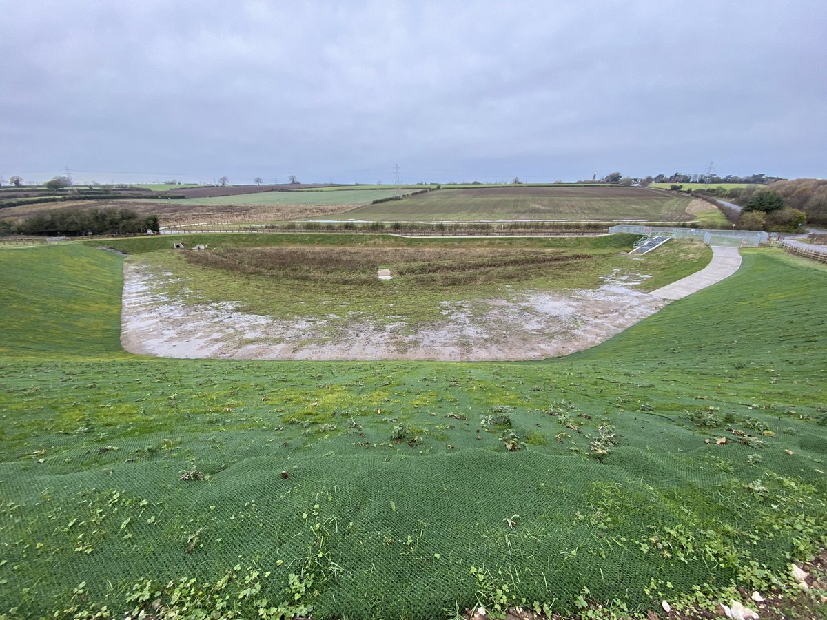 StuartMcLelland's tweet photo. Looking at the design of @ERfloodrisk #COPFAS scheme for @EEIatHull #MScFloodRiskManagement. 4,000 properties with reduced flood risk downstream https://t.co/1ytPeC9I3A