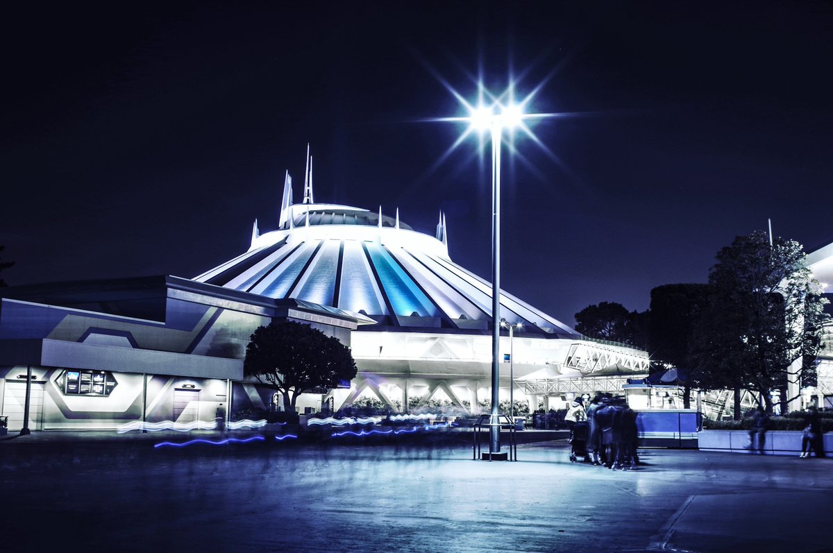 kimi_ckey0521's tweet photo. ディズニーの夜は芸術 https://t.co/HakhxZcdF8