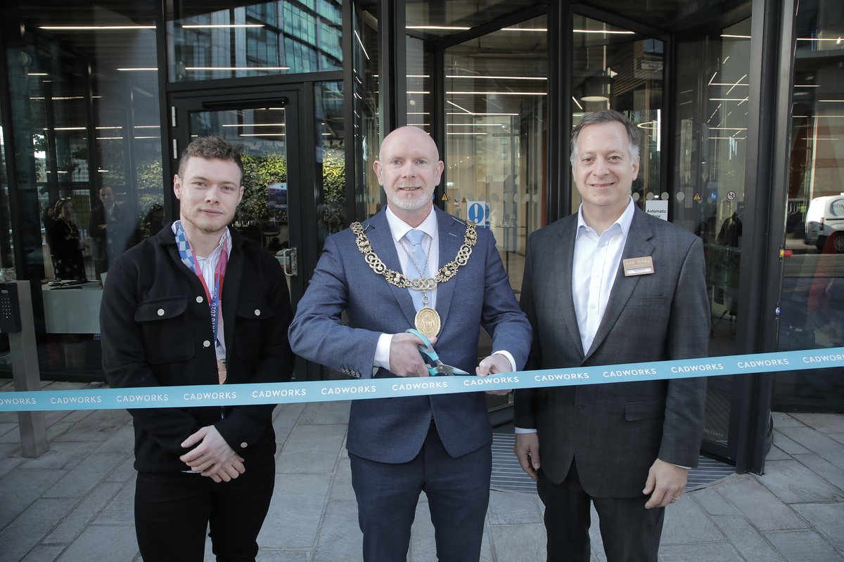 Cadworks launched on 1 December! Olympic cyclist Jack Carlin and Glasgow's Lord Provost helped FORE's Basil cut the opening ribbon #cadworksglasgow #glasgowrealestate #buildingforeward #futureofrealestate #glasgowbusiness #cycling #olympian
