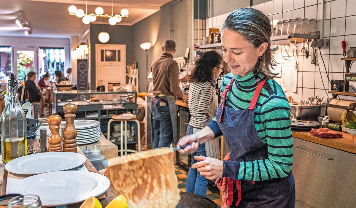 Crêperie Ti Bisou maakt traktaties die betaalbaar en kwalitatief dik in orde zijn | recensie Over de Tong dlvr.it/SDgKfG
