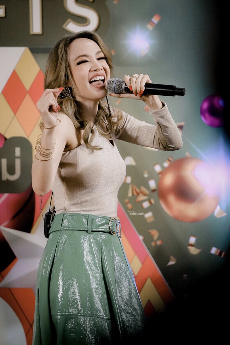_tonrukkk's tweet photo. เราว่านางฟ้ามีจริง พวกเธอว่าไงอะ เราเห็นอยู่ในรูปนี้นะ สวยมากด้วย 😭🤏🏻 https://t.co/dTwsxrOG8u