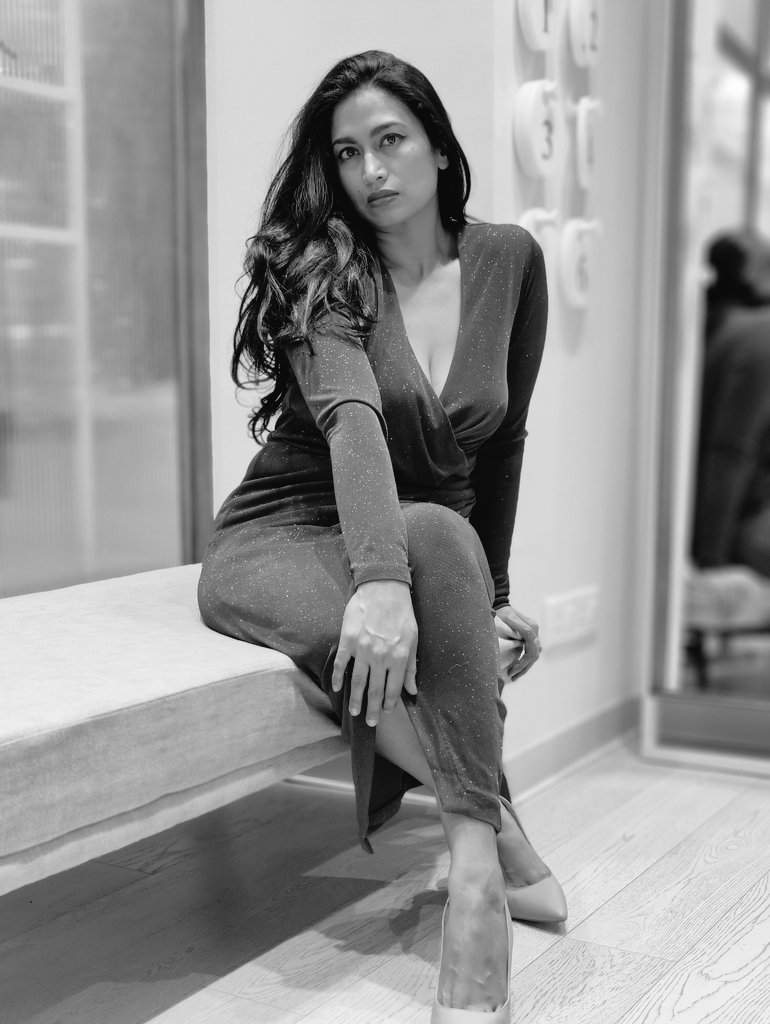 ShwethaSrivatsa's tweet photo. HOT chocolate weather 💁🏻♀️😜💋🔥!!
#tooglamtogiveadamn
#hotmom #yummymommy #hotnessoverload #glammom https://t.co/uAhghnH4uu