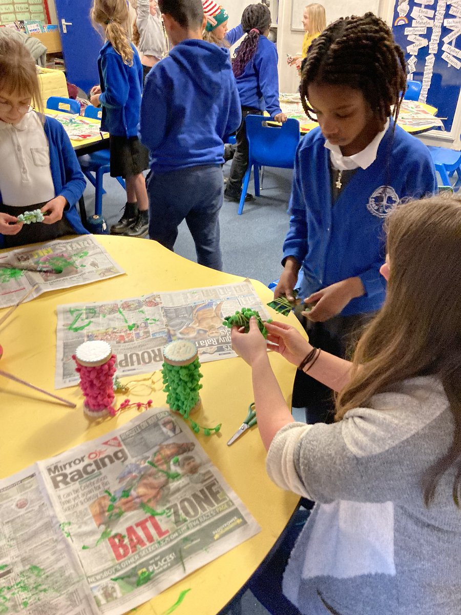 MsTyre2's tweet photo. Creative clubs beautiful Christmas trees for the Christmas trees!🎄🎄🎄🎄🎄🎄🎄
Great job everyone! @CoedGlas @MissMcGrath4 @CoedGlasXC @CoedGlas2025 @coedglaspta https://t.co/zo40vJoRCo