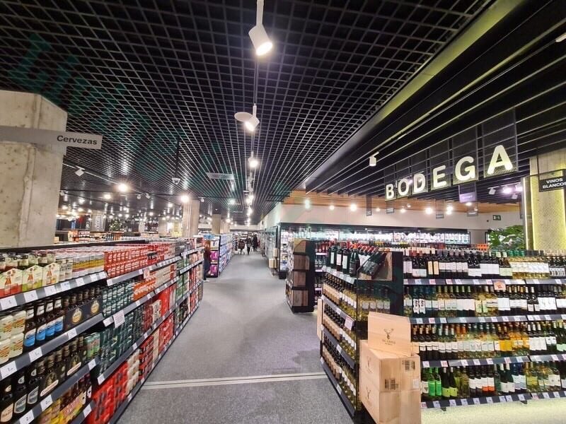 LivingValdbebas's tweet photo. Ayer abrió el @tusupercor (Avd. Manuel Fraga Iribarne, enfrente de Qálido Restaurante) Regalaron globos a los peques, flores a los adultos y una bolsa de rafia con las compras. Tiene pescadería, carnicería, charcutería Es muy completo y tiene una pinta estupenda

#valdebebascrece https://t.co/va0jJOQLUv