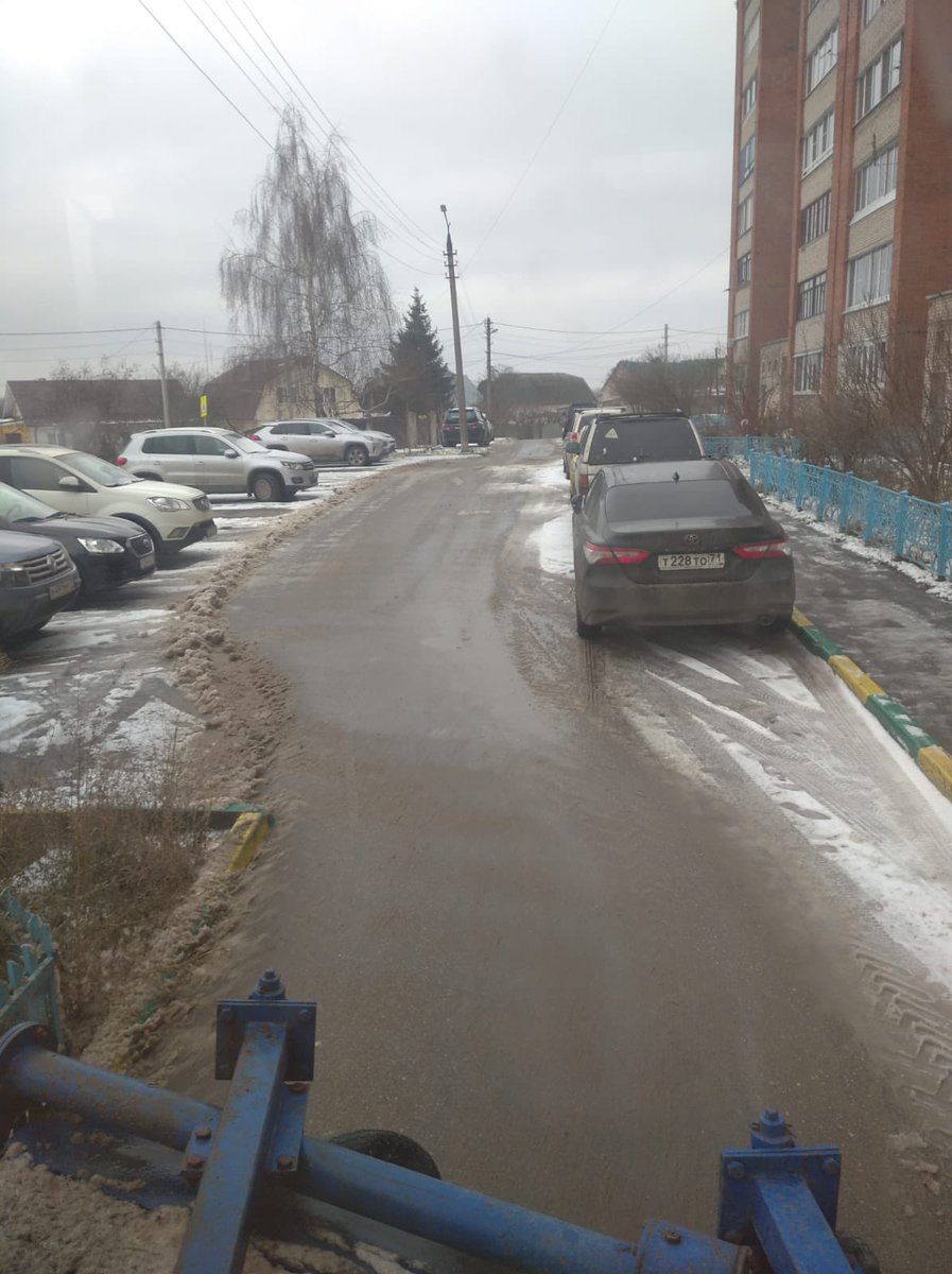 tulgilhoz's tweet photo. г. Тула, пос. Косая Гора, ул. Г.Горшкова, д. 1: Механизированная уборка территории МКД от снега и наледи. @cityadmtula @Privadm @UATNTula @gilincp71 https://t.co/5F6n9kVxAm