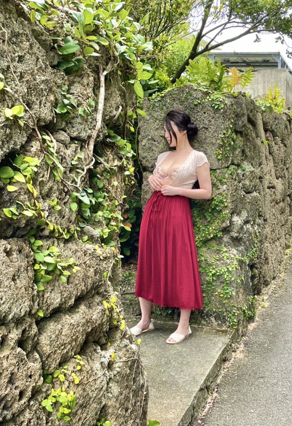 草野 綾🍈2nd写真集「白ばらの夜」好評発売中! on Twitter: