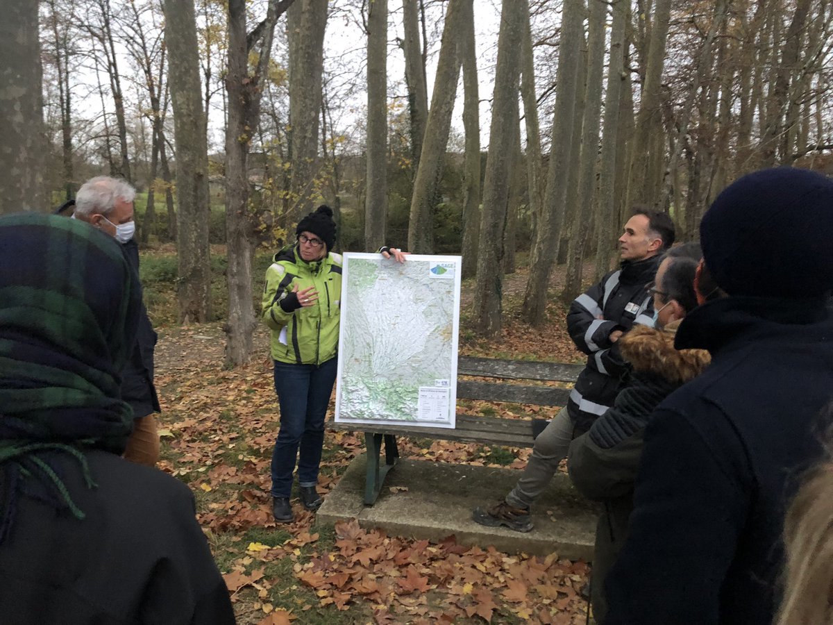 cit2e32's tweet photo. La @cit2e32 soutient le projet de #PNRastarac. Visite hier des rapporteurs nationaux et présentation des enjeux du territoire : biodiversité; agro écologie, responsabilité de tête de bassin et identité de l’Astarac…
Sensibiliser et fédérer @LeGers32 @Celine32730 https://t.co/tWxuUYFRfM