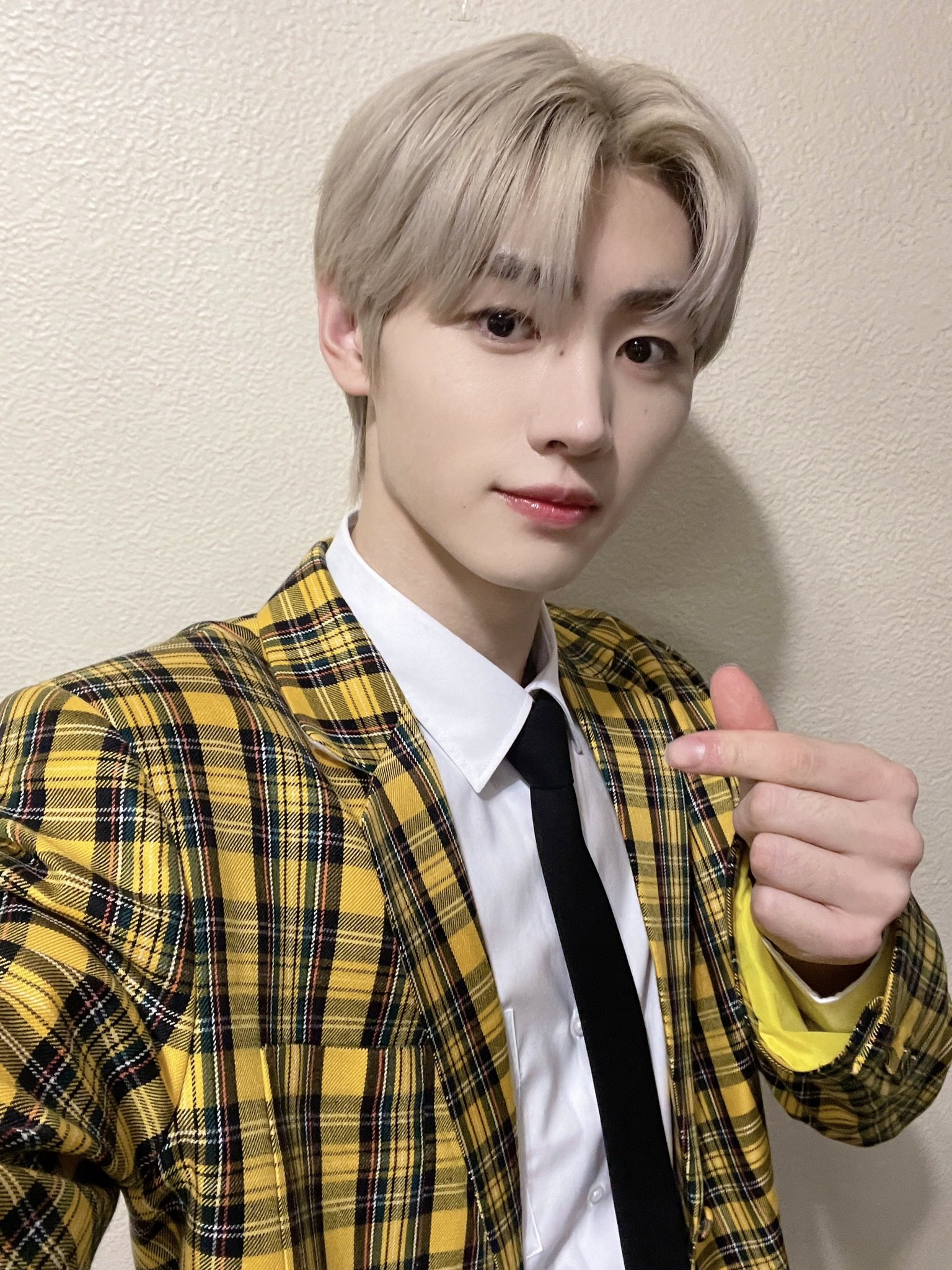 ENHYPEN OFFICIAL on Twitter: "[#오늘의ENHYPEN] 하이틴 명작 영화 세로로 찢고 나온 골져스