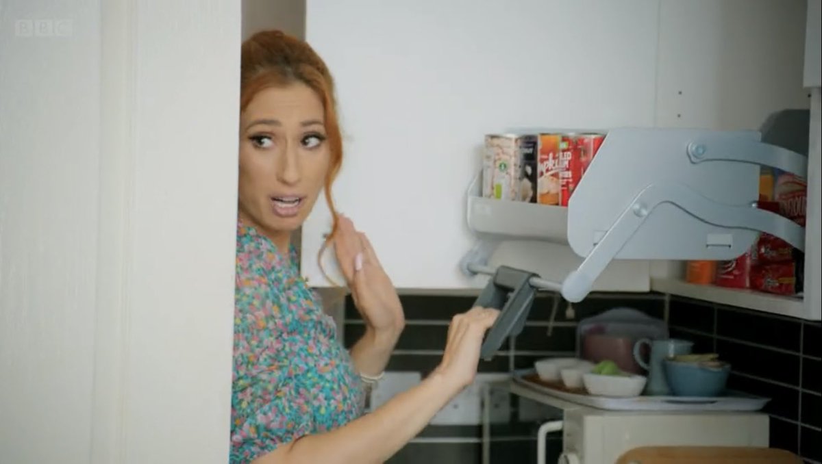 KesseboehmerUK's tweet photo. When you’re watching #sortyourlifeout with the always excellent @StaceySolomon, and she starts showing off your #cleverstorage! 😀 https://t.co/e5YPOs7XXn