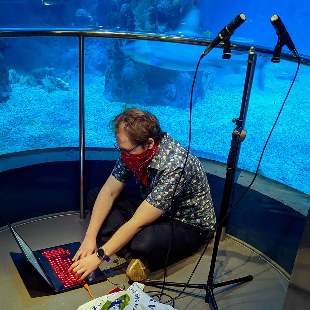 TheDeepHull's tweet photo. Nathan Kirby (Music Composition Graduate) has been creating a 'sound bank' here at The Deep, capturing a point in time which will be put in a time capsule created during our Anniversary year.
https://t.co/VyUkk19wLD
#TheDeepHull #SoundBanking #20thAnniversary https://t.co/s5eN2ndWma