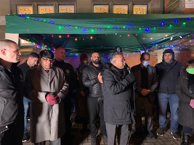 WestMidsFire's tweet image. Crew Commander's Dominic Rose and Lee Williams, both Business Support Officers at @WMFSLadywood, attended the annual #Christmas light switch on in Handsworth by @SohoRoadBID. 

We work closely with local businesses in the region and this community event was a great success.