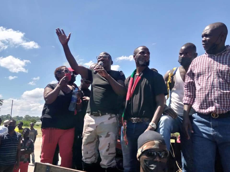 MalawiElects's tweet photo. Mzuzu demonstrators came out in their large numbers to join Bon Kalindo, filling up the main Mzuzu road leading to the Civic Offices to present their petition to governement against high cost of living.

So far, the process has been peaceful. 

#BonKalindo #MzuzuDemonstration https://t.co/858moxdcS8