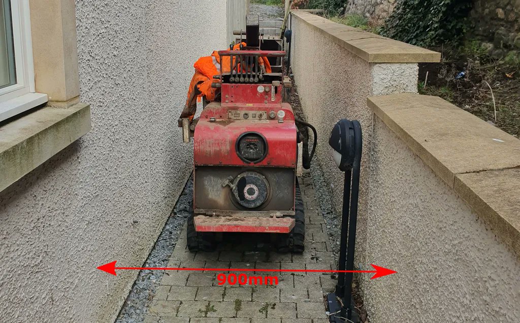 soilutions's tweet photo. Tight access?  No problem!
We were asked to undertake falling head tests within boreholes at a property with very restricted access. This involved manoeuvring a window sampling drilling rig through a narrow alleyway (900mm) and up a steep set of stairs...
https://t.co/46Gc9fegMW https://t.co/iqhLQNbbK4