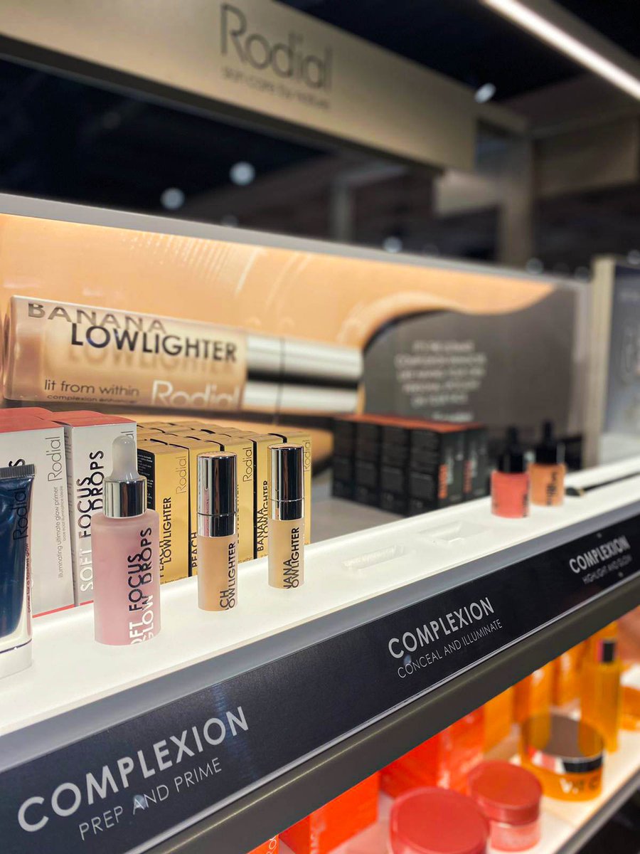 _impactretail's tweet photo. Anna on our team took a trip to Edinburgh this week for the launch of the latest @Harrods H Beauty, and stopped by our gorgeous retail displays with @deciem, @ghd, @rodialbeauty and @LolasLashesUK.🤩 

#hbeauty #hbeautyedinburgh #beauty #retail https://t.co/BJJK3AyrpR