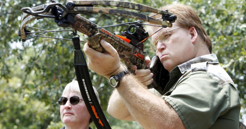 A #crossbow can be a fun and exciting addition to your #hunting gear, but it’s important to know how to use it properly so you can stay safe and have a successful #hunt. In this blog post, we will go over the basics of using a crossbow, huntingnext.com/how-to-use-a-c…
#deer #deerhunting