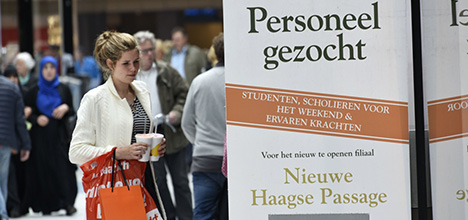 Volgend jaar publiceert het CBS cijfers over de #beroepsbevolking op basis van een nieuwe meetmethode. Uit de eerste resultaten blijkt dat deze methode meer werklozen en meer werkenden in beeld brengt. cbs.nl/nl-nl/corporat…