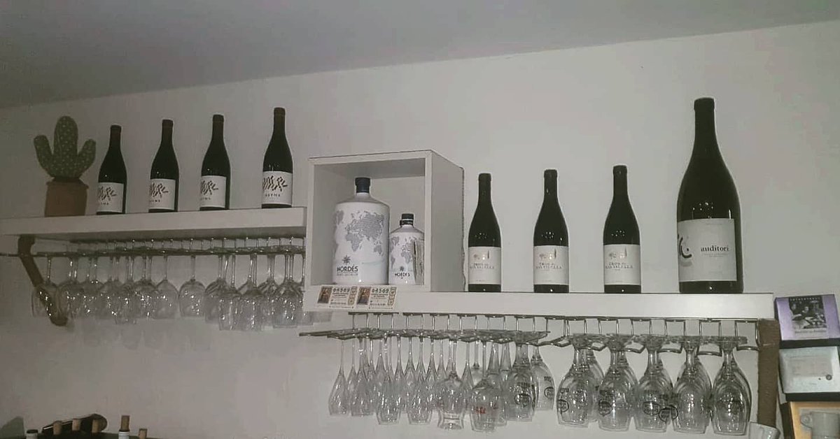acusticceller's tweet photo. Fabulós bar de vins de El Vendrell, on pots gaudir d'una gran selecció de vins 🍷😃
@7devi_elvendrell @acusticceller @ritmeceller @autoctonceller @masvilella @albertjane_
#vi #winebar #elvendrell #7devi #gaudir #disfrutar #bardevins #tastdevins #menjar #gourmet #experience https://t.co/cDv8uVvAiT