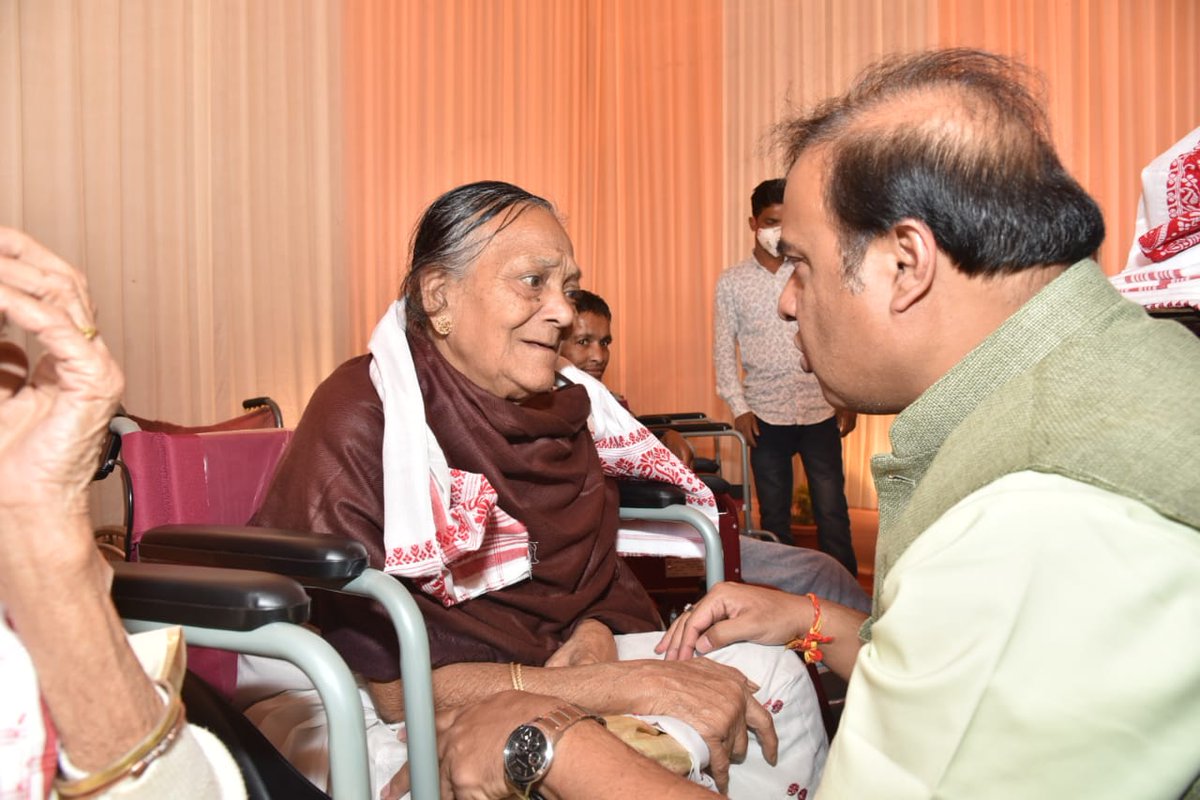 himantabiswa's tweet photo. #InternationalDayOfPersonsWithDisability 

Attended a program on this special day at Bhaskar Verma Kshetra, Amingaon today. 

As our gratitude to specially abled people, we've decided to upgrade Deaf &amp; Dumb School, Kahilipara &amp; Blind School, Basistha to Higher Secondary level. https://t.co/kDvdGwFewp