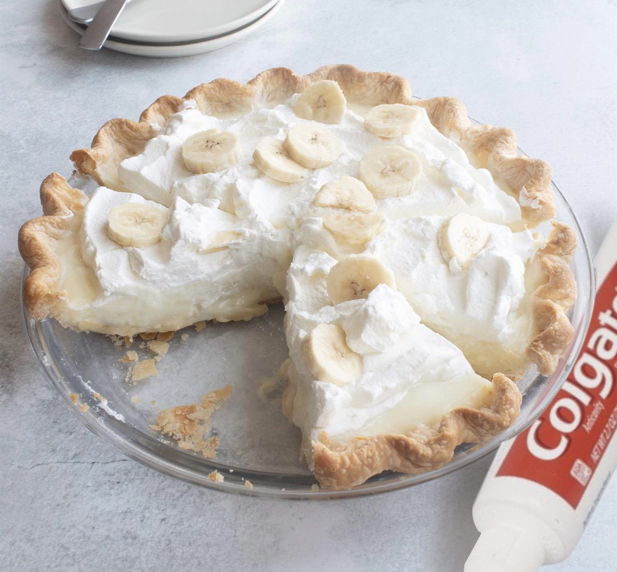 ColgateAUS's tweet photo. Just like Grandma used to make 👵...Can't believe it's already the #CountdowntoChristmas 🎄 This year, why not try a delicious #Colgate pie for dessert? 🥧🪥 Looking forward to seeing all the lovely recipes! 🤤😋 #Christmas #christmaspudding #dessert #dessertrecipe #Foodie #cake https://t.co/DA3B8IdlcI