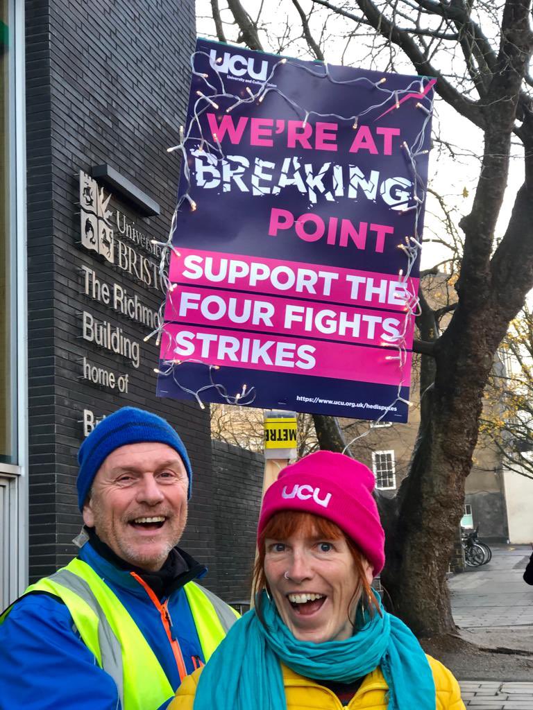 Richmond Bldg looking in the picket mood! #UCUstrike #Day3 #OneOfUsAllOfUs