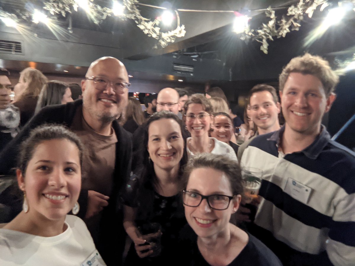BBM_Wong's tweet photo. @AustEvolSoc #AUSEVO2021 after party with @gabriela_melogc, @LCAulsebrook, @maddydejong, @JackAndrewBrand, @Martin_J_M_34, Rhiannon Eastment and Shiho Ozeki. #BobWongLab
Photo: G. Melo https://t.co/oVHcmDZEnt