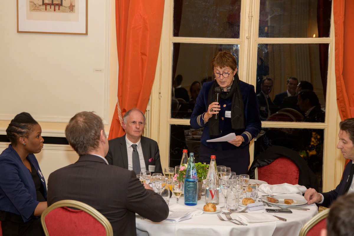 Merci <a href="/SylvieCharriere/">Sylvie Charrière</a> et  <a href="/SenateurLozach/">Jean-Jacques LOZACH</a> pour cet échange sur la reconversion des sportifs de haut niveau. 

J’ai pu au nom de la #cahn de <a href="/FranceOlympique/">FranceOlympique</a> partager nos propositions sur le sujet. 

La reconversion/le parcours scolaire et pro peut/doit se préparer en carrière.