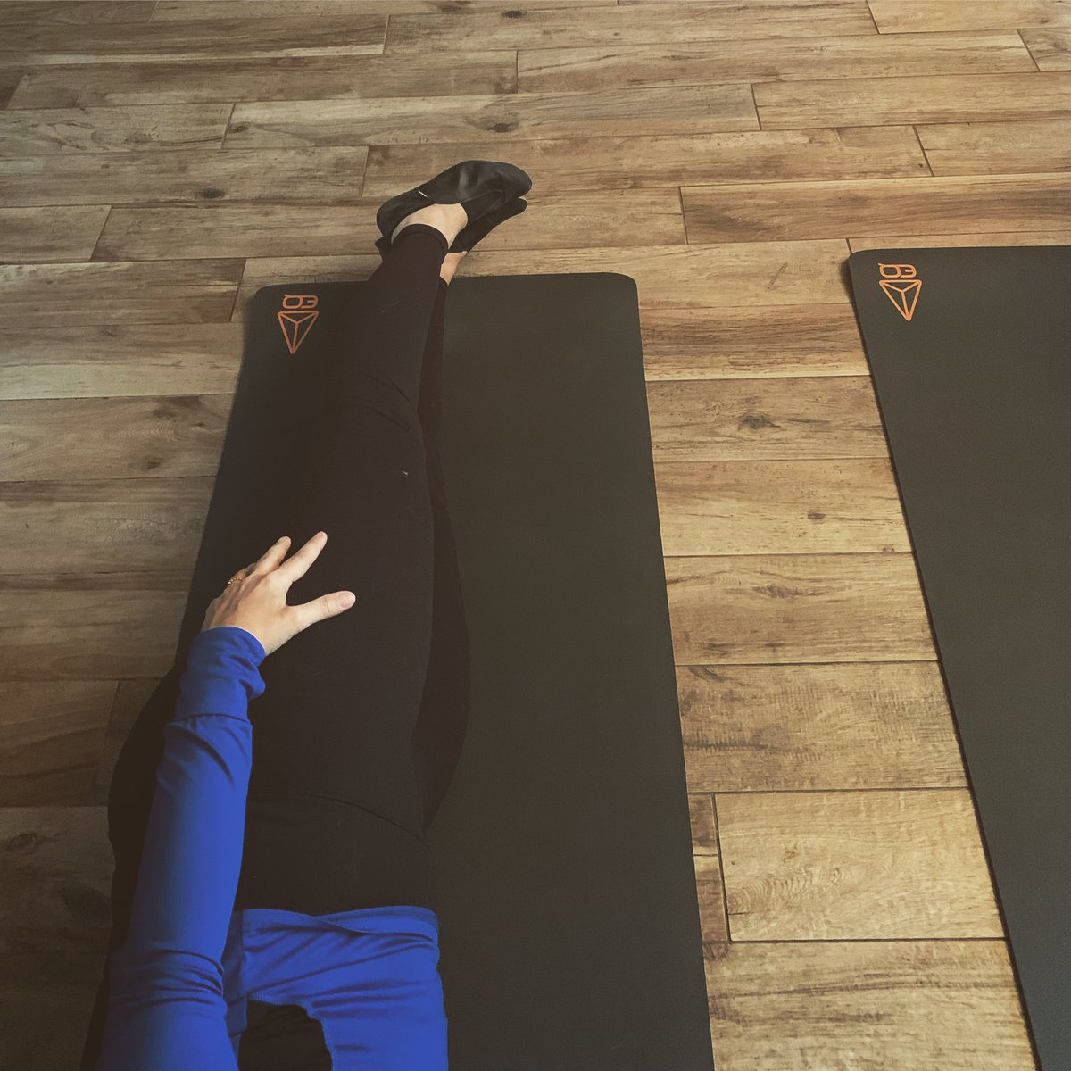 CaroCoaching's tweet photo. Une de mes activités : Coaching à domicile 🏡 #pilates 🧘‍♀️

Avec ma plus fidèle cliente : 10 ans qu’elle me fait confiance. 🤩 #gratitude 🙌 

#coachsportif #coachingsportifpersonnalisé #coachingsportifàdomicile https://t.co/Nm4XOoBdAz