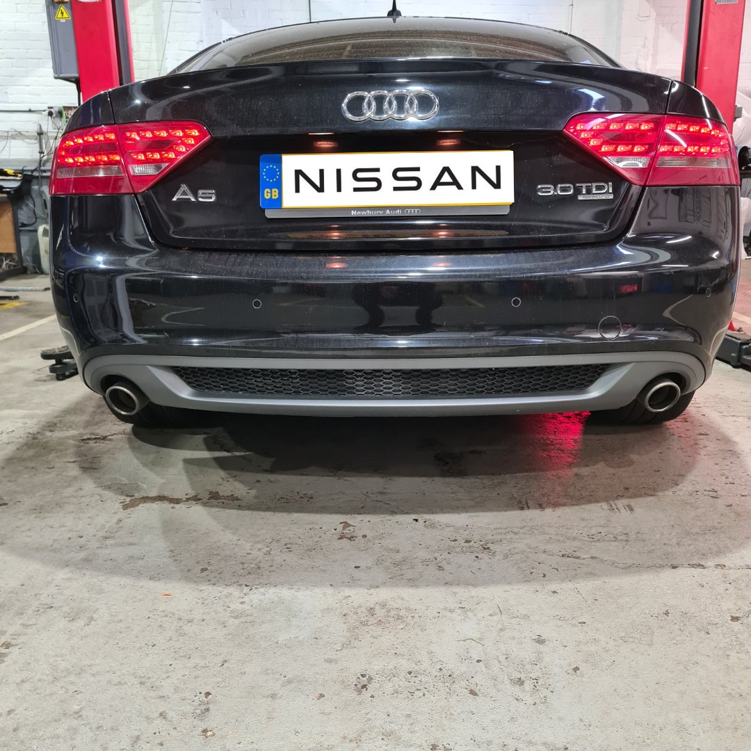 Yiannimotors19's tweet photo. Happy Friday! Look at this beautiful Audi that came in for an MOT &amp; service. #yiannimotors is #highwycombe ‘s local car service centre. We service &amp; repair any make of car. Check out our website for more information.

#carservice #highwycombe #nissanapproved #motandservice #audi https://t.co/efWXKm5kKE