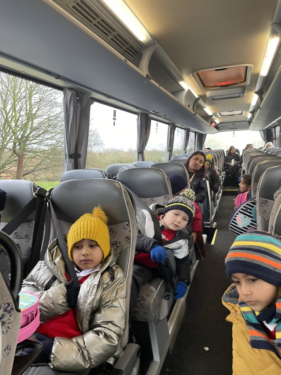 HIAMissJethva's tweet photo. And we are off! We can’t wait to experience the Christmas steam train at the Great Central Railway! @HIAMissPatel @HIAMrsIssa @HiaMrs @froggave #pblproject #christmas #schooltrip #traintrip #steamtrain #yeartwo 🚂🎄 https://t.co/jxEWjcfZXF