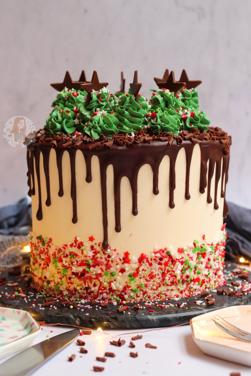 janespatisserie's tweet photo. Christmas Tree Cake 😍🎄🙌 Recipe - https://t.co/s5QxLKwGc6 https://t.co/xUmEDKcl78